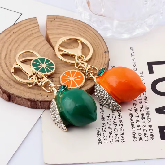 Porte-clés de voiture en forme de fruit artificiel, Design tendance, créatif, mignon, strass, petit citron, pendentif de sac pour femmes, anneau, cadeau de dessin animé